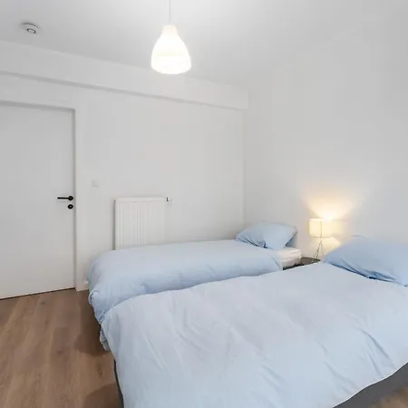 2-bedroom With Park View アパート